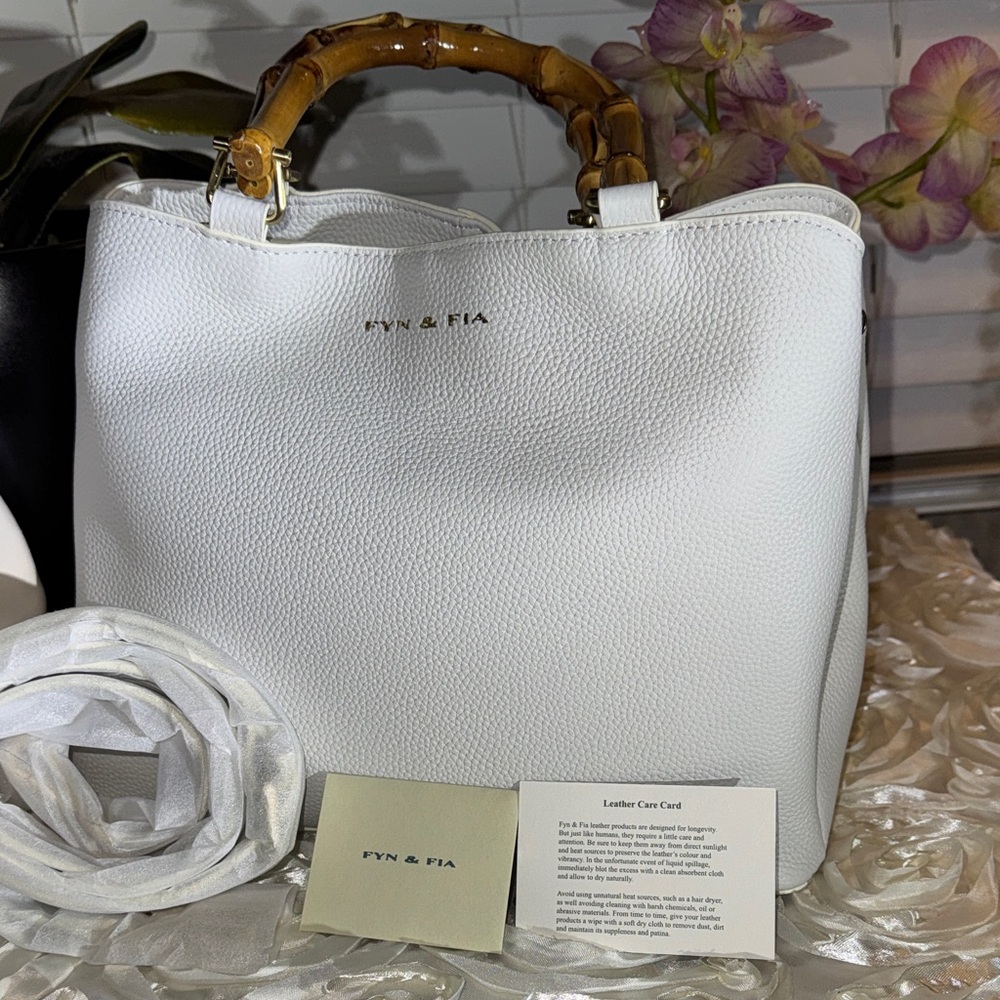 Elegant White Leather FYN & FIA Isabella Handbag with Bamboo Handles - Picture 4 of 7